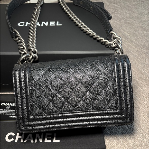 Chanel Small Boy Bag Caviar Leather - Picture 5 of 16